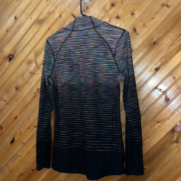 Kirkland Signature half zip pull over like new size medium - Picture 3 of 5